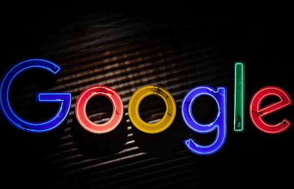 Google despues de lanzar la mayor campaña de censura de la historia ahora se lanza a monopolizar los infoductos submarinos para aplastar Internet